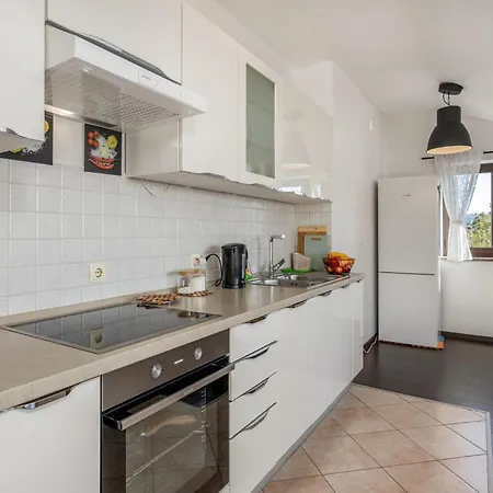 Apartment Cozy In With House Sea View
