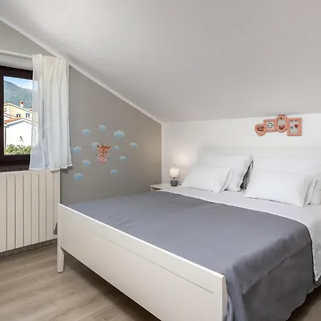 2 Bedroom Cozy In Appartement *