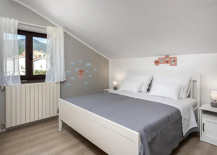 2 Bedroom Cozy In Appartement *